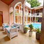 Room In Guest Room - Ca-7 Gethsemane Room With Breakfast Included And Wifi
