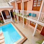 Room In Guest Room - Ca-7 Gethsemane Room With Breakfast Included And Wifi